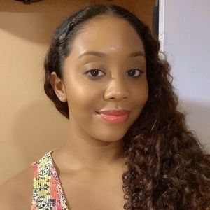 Meet your Posher, Chaya